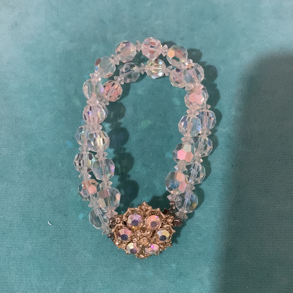 Vintage beautiful aurora borealis crystal bracelet with rhinestone clasp 7” - Picture 4 of 7